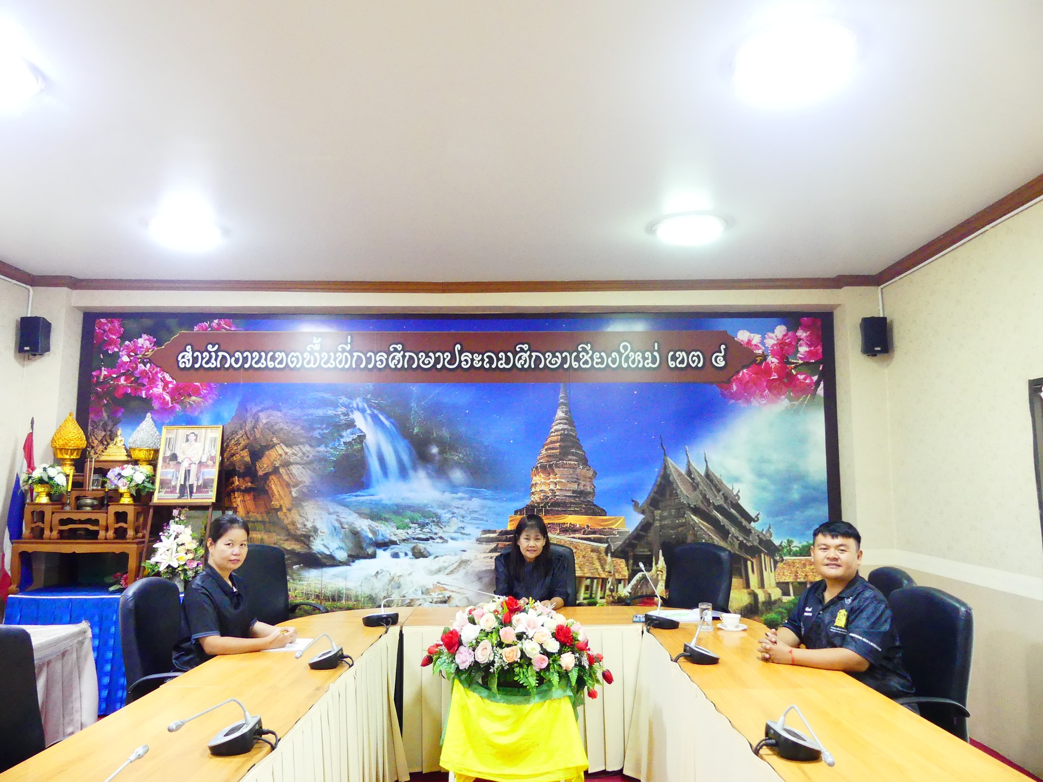 สพป.เชียงใหม่ เขต 4 เข้าร่วมการประชุมเพื่อรับทราบนโยบายโครงการทุนการศึกษาพระราชทาน ม.ท.ศ. ปี 2569 ภายใต้ "มูลนิธิทุนการศึกษาพระราชทานสมเด็จพระบรมโอรสาธิราชฯ สยามบรมราชกุมาร (ม.ท.ศ.)" ผ่านระบบออนไลน์ Zoom Meeting