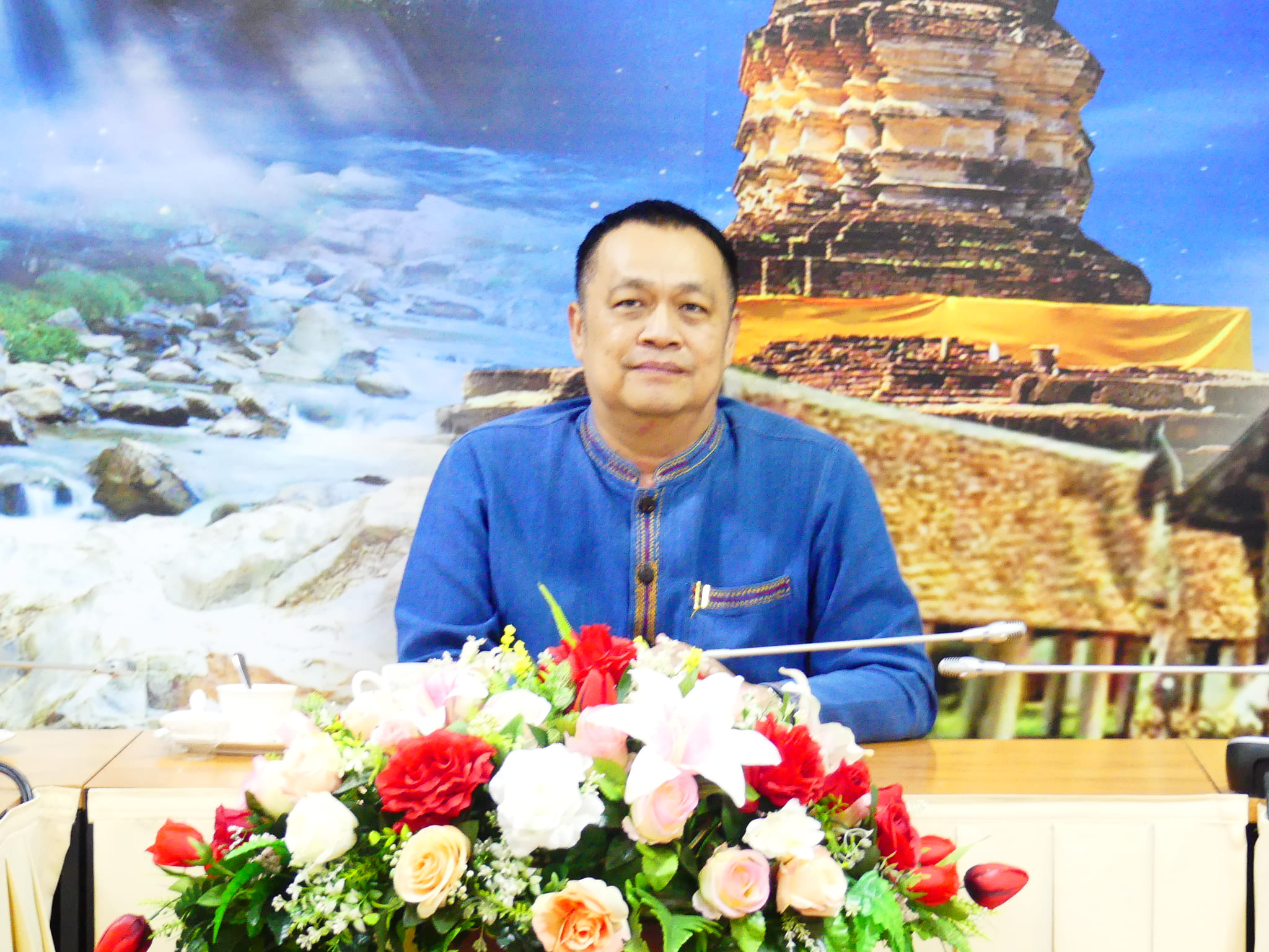 ดร.ชาญชิต ทัพหมี ผู้อำนวยการสำนักงานเขตพื้นที่การศึกษาประถมศึกษาเชียงใหม่ เขต 4 พร้อมด้วยทีมบริหารสำนักงานเขตพื้นที่การศึกษา ร่วมประชุมการติดตามการดำเนินการขับเคลื่อนโครงการโรงเรียนคุณภาพตามนโยบาย “1 อำเภอ 1 โรงเรียนคุณภาพ”