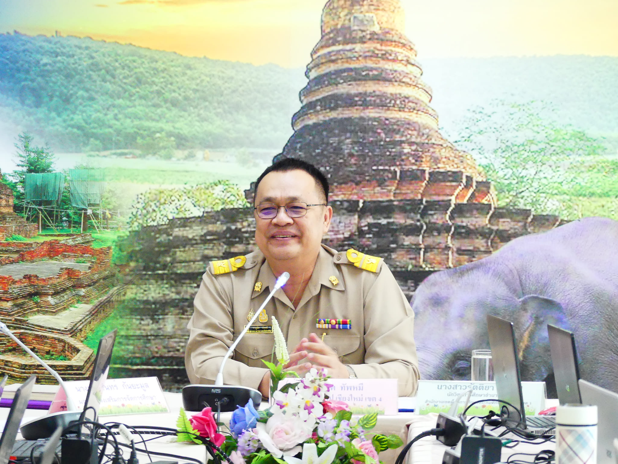 ดร.ชาญชิต ทัพหมี ผู้อำนวยการ สพป.เชียงใหม่ เขต 4 เป็นประธานการประชุมเชิงปฏิบัติการขยายผลการใช้งานระบบการรายงาน ตรวจสอบ และการจัดเก็บ แบบรายงานผู้สำเร็จการศึกษาตามหลักสูตรแกนกลางการศึกษาขั้นพื้นฐาน (ปพ.3)