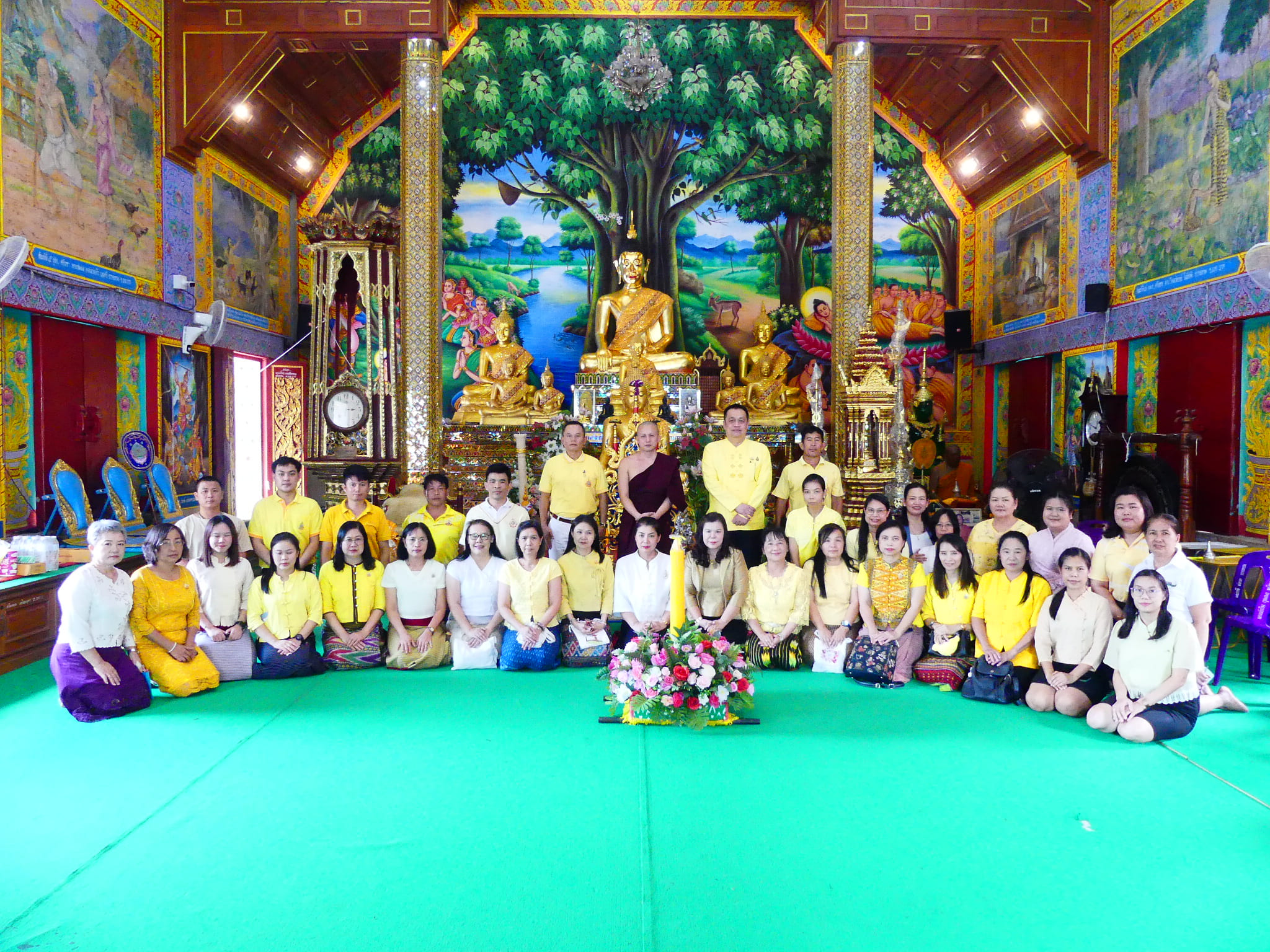 ดร.ชาญชิต ทัพหมี ผู้อำนวยการสำนักงานเขตพื้นที่การศึกษาประถมศึกษาเชียงใหม่ เขต 4 นำคณะ ร่วมทำบุญถวายเทียนพรรษา เนื่องในโอกาสเทศกาลเข้าพรรษา ณ วัดพระบาททุ่งอ้อ อำเภอสันป่าตอง จังหวัดเชียงใหม่ และวัดศรีล้อม อำเภอหางดง จังหวัดเชียงใหม่