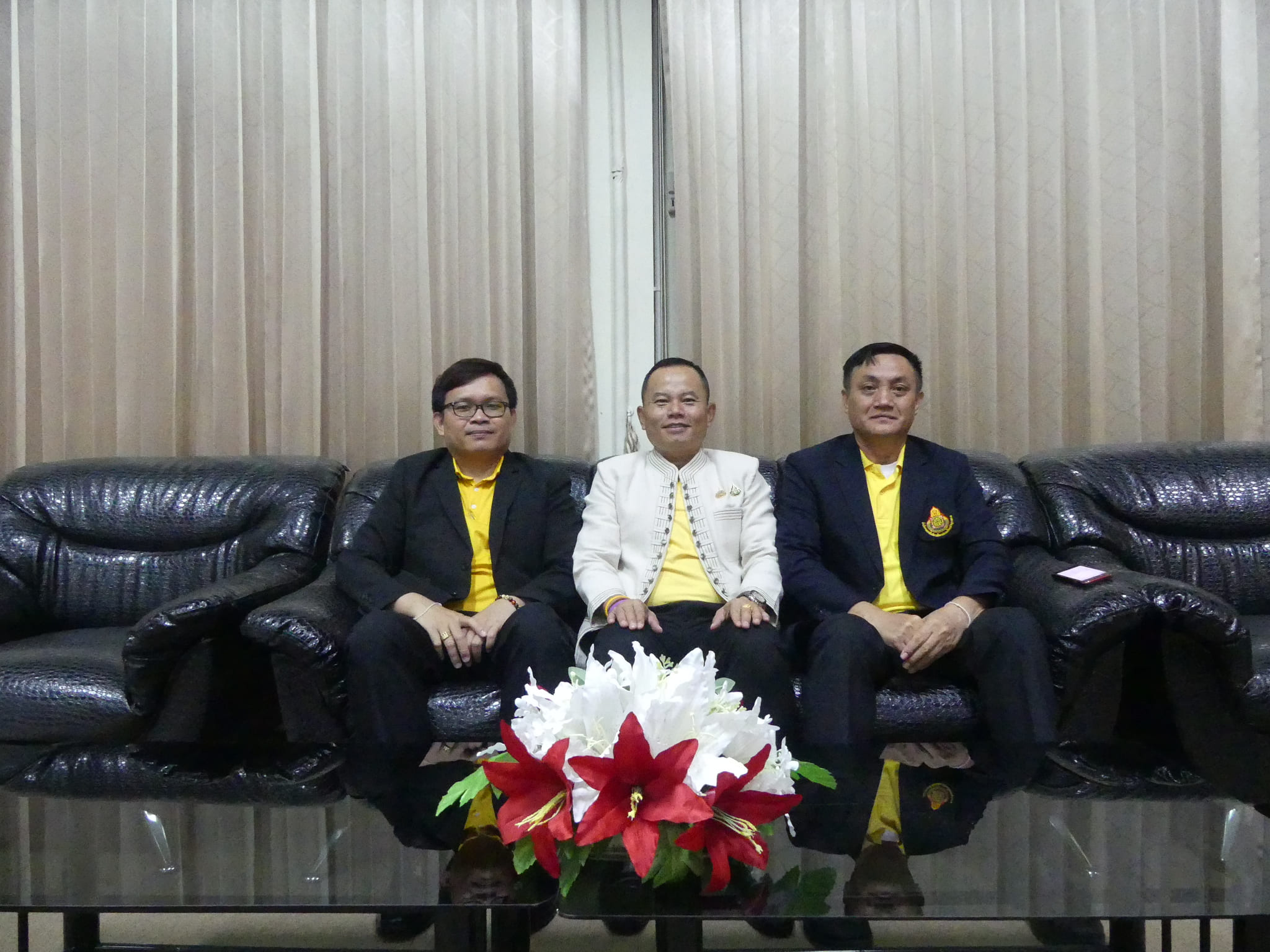 สำนักงานเขตพื้นที่การศึกษาประถมศึกษาลำพูน เขต 1 พร้อมด้วยคณะข้าราชการครูและบุคลากรทางการศึกษา เนื่องในโอกาสเดินทางมาศึกษาดูงาน แลกเปลี่ยนเรียนรู้ แนวทางในการพัฒนาผลการปฏิบัติงาน