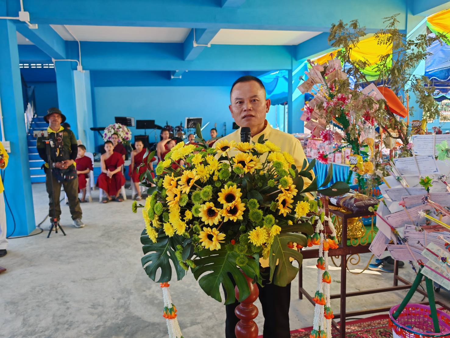 นายสมพงษ์ แสนสำโรง รองผู้อำนวยการสำนักงานเขตพื้นที่การศึกษาประถมศึกษาเชียงใหม่ เขต 4 ร่วมเป็นเกียรติในพิธีเปิดอาคารเรียน มูลนิธิร่วมกตัญญู 38