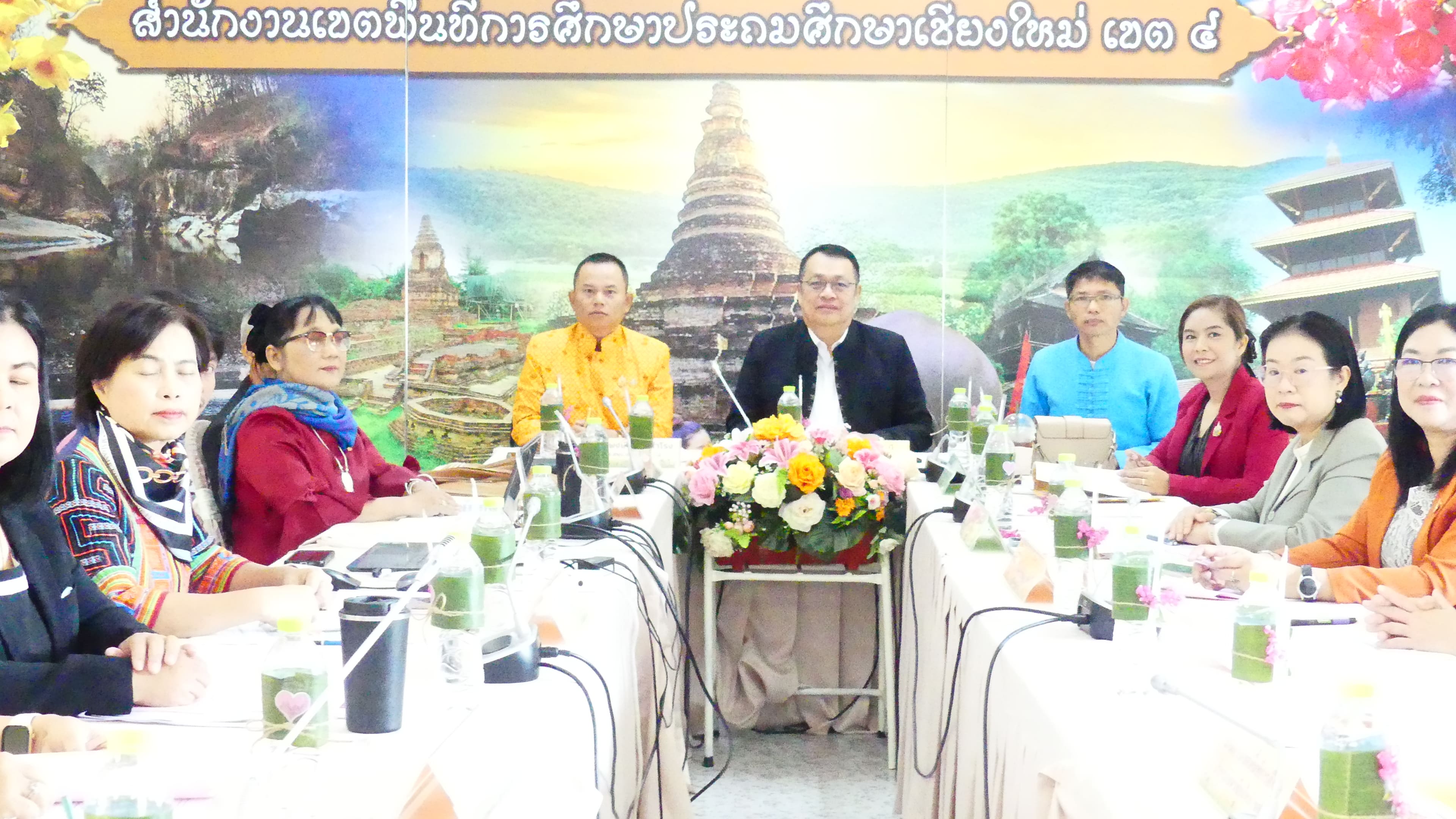 ดร.ชาญชิต ทัพหมี ผู้อำนวยการสำนักงานเขตพื้นที่การศึกษาประถมศึกษาเชียงใหม่ เขต 4 ประธานคณะกรรมการอำนวยการศูนย์ประสานงานการคัดเลือกฯ ระดับจังหวัด ได้ประชุมคณะกรรมการคัดเลือกนักเรียนและสถานศึกษา เพื่อรับรางวัลพระราชทาน ระดับการศึกษาขั้นพื้นฐาน ประจำปีการศึกษา 2567 ระดับจังหวัดเชียงใหม่ ครั้งที่ 2/2567