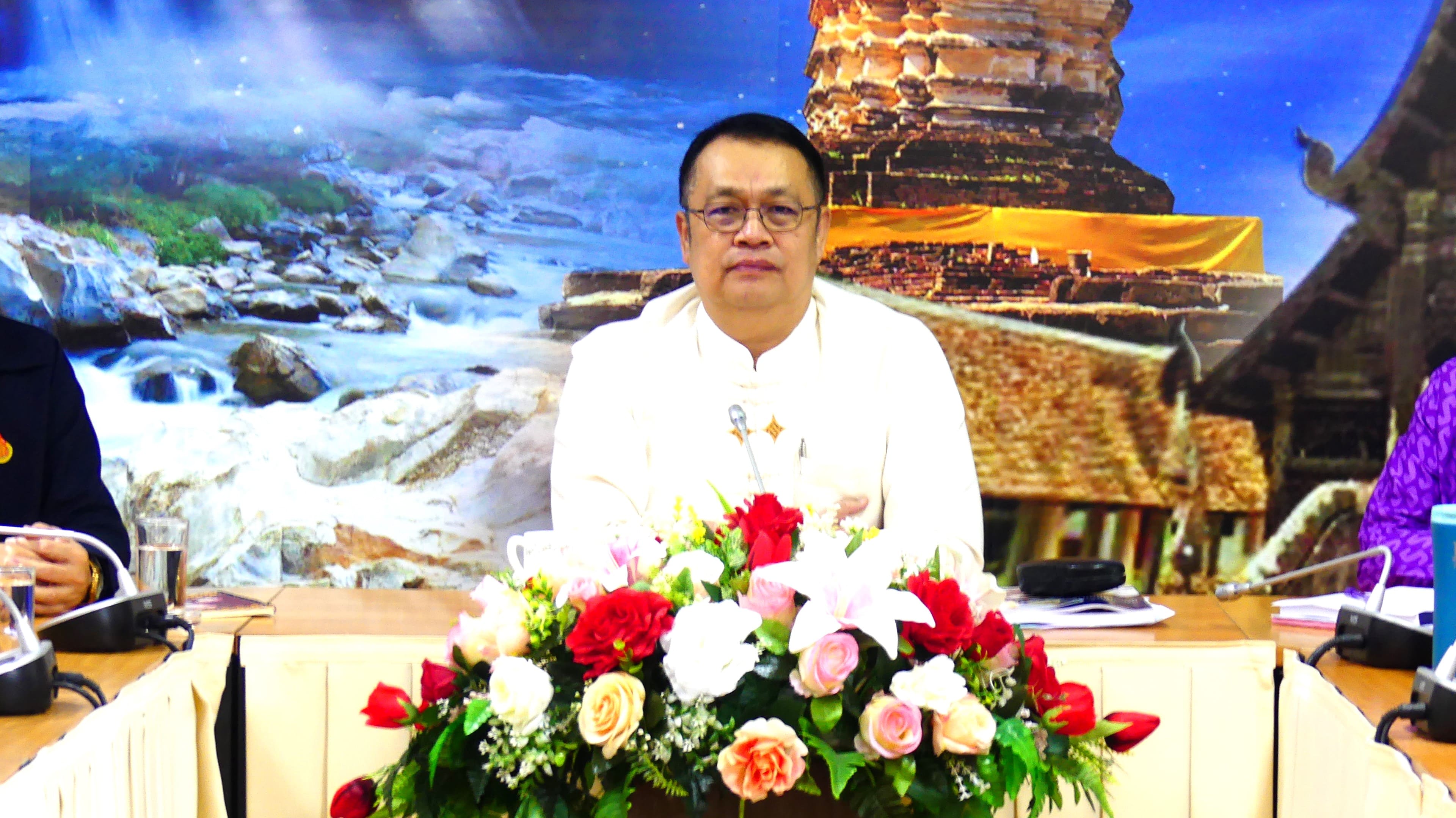 ดร.ชาญชิต ทัพหมี ผู้อำนวยการสำนักงานเขตพื้นที่การศึกษาประถมศึกษาเชียงใหม่ เขต 4 เป็นประธานการประชุมทีมบริหารสำนักงานเขตพื้นที่การศึกษาประถมศึกษาเชียงใหม่ เขต 4 ครั้งที่ 4 / 2568