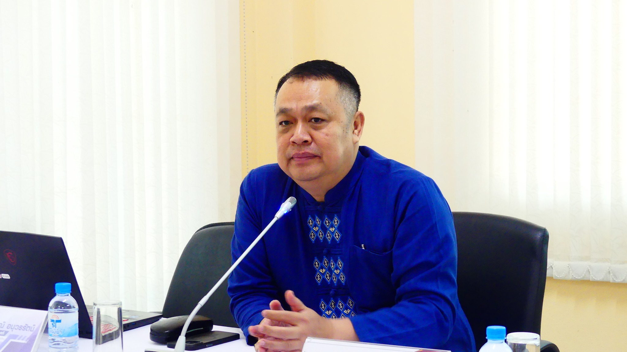 ประชุมชี้แจงแนวทางการพัฒนาหลักสูตรสถานศึกษาสู่โรงเรียนมาตรฐานสากล