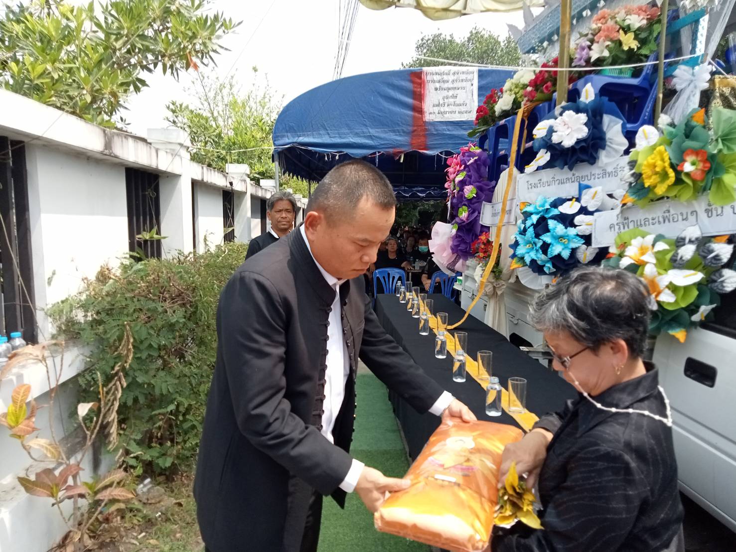 สพป. เชียงใหม่ เขต 4 ร่วมพิธีศพ เด็กชายกฤษฎา มีปัญญา นักเรียนชั้นประถมศึกษาปีที่ 6 โรงเรียนกิ่วแลน้อยประสิทธิ์วิทยา