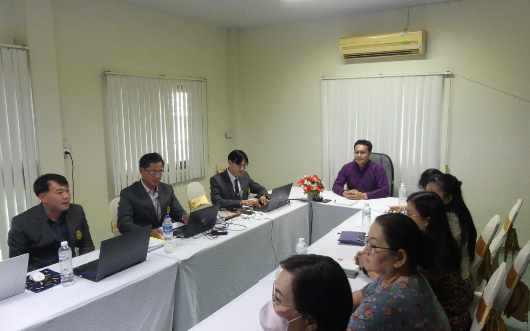 การบรรยายสรุปการฝึกประสบการณ์วิชาชีพ การบริหารการศึกษา ของนักศึกษาฝึกประสบการณ์วิชาชีพ การบริหารการศึกษา มหาวิทยาลัยราชภัฎเชียงใหม่