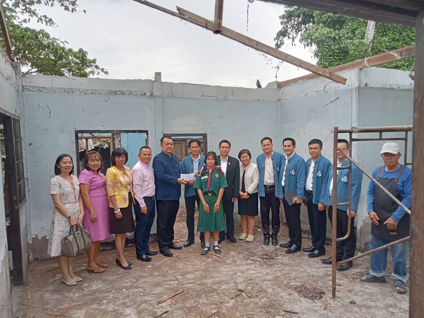 ติดตามการซ่อมแซมที่อยู่อาศัยของ เด็กหญิงรัตติยา สุธรรม ชั้นมัธยมศึกษาปีที่ 3 โรงเรียนวัดท่าต้นกวาว เพื่อช่วยเหลือนักเรียนให้มีที่อยู่อาศัยที่ปลอดภัย เหมาะสมต่อการดำรงชีวิต