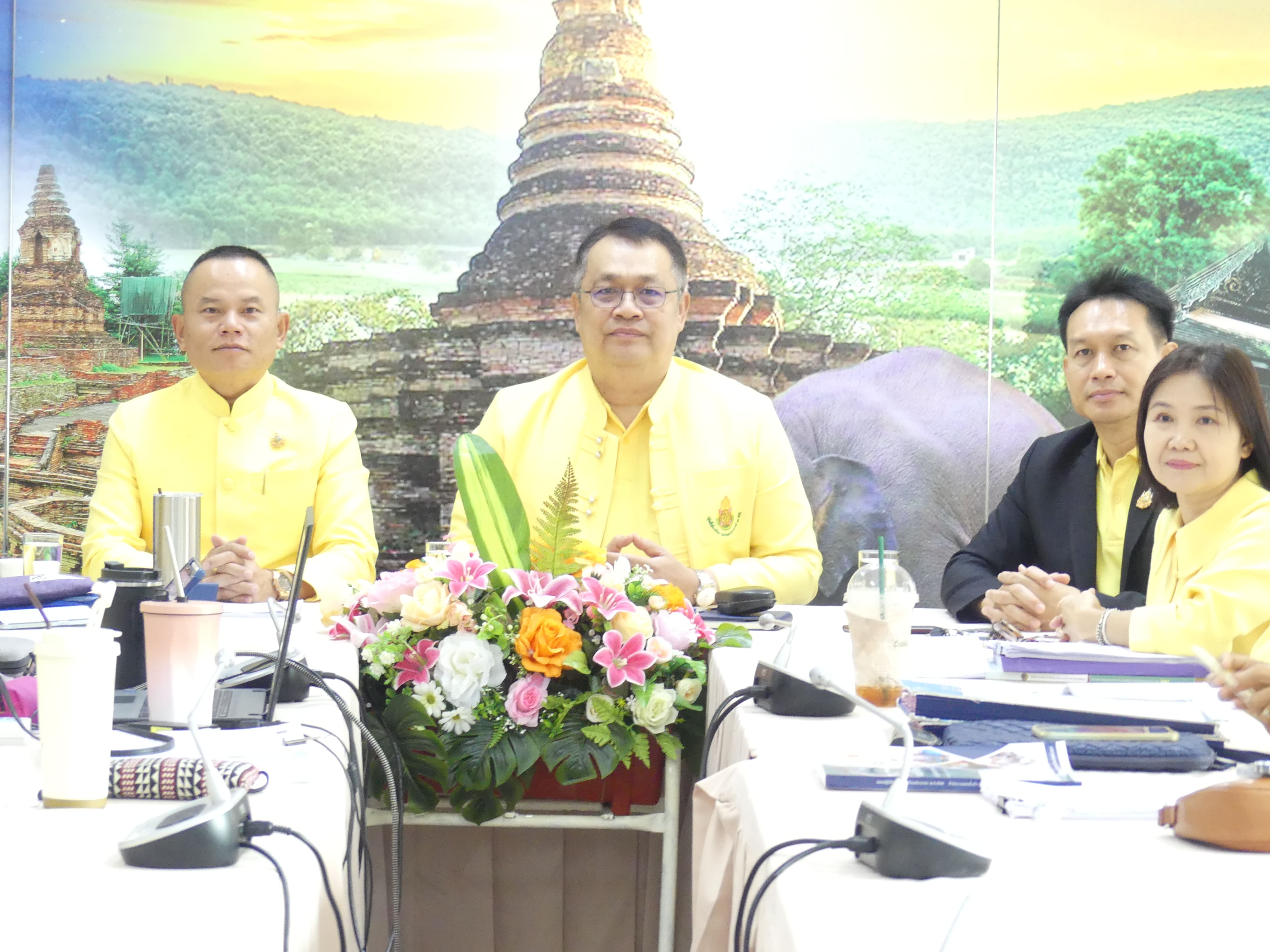 การประชุมทางไกลเพื่อสะท้อนผลแลกเปลี่ยนเรียนรู้ผลการติดตามเพื่อพัฒนาการบริหารและการจัดการศึกษาขั้นพื้นฐานของสำนักงานเขตพื้นที่การศึกษา ประจำปีงบประมาณ พ.ศ. 2568