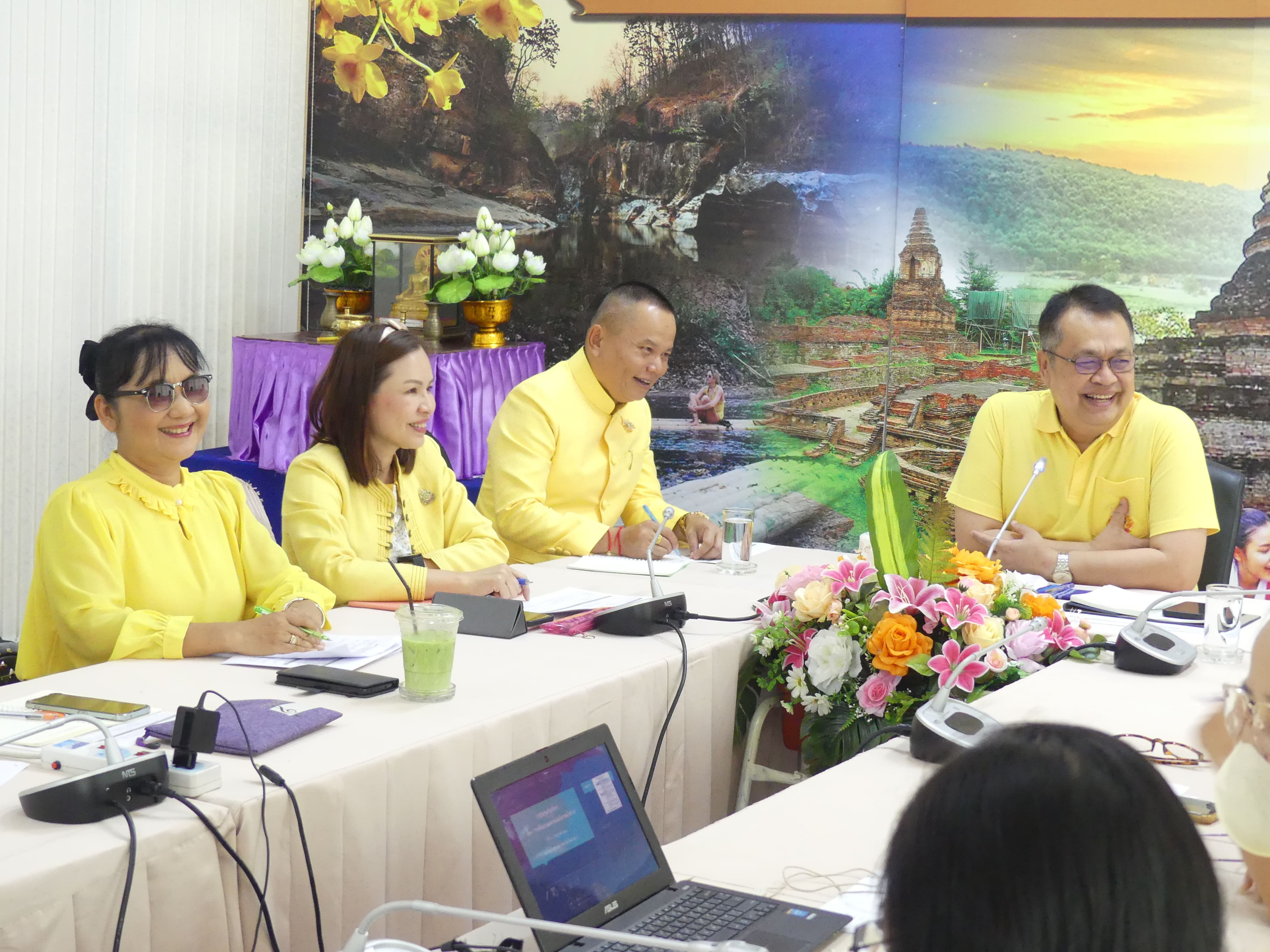 ดร.ชาญชิต ทัพหมี ผู้อำนวยการสำนักงานเขตพื้นที่การศึกษาประถมศึกษาเชียงใหม่ เขต 4 เป็นประธานการประชุมทีมบริหาร สำนักงานเขตพื้นที่การศึกษาประถมศึกษาเชียงใหม่ เขต 4