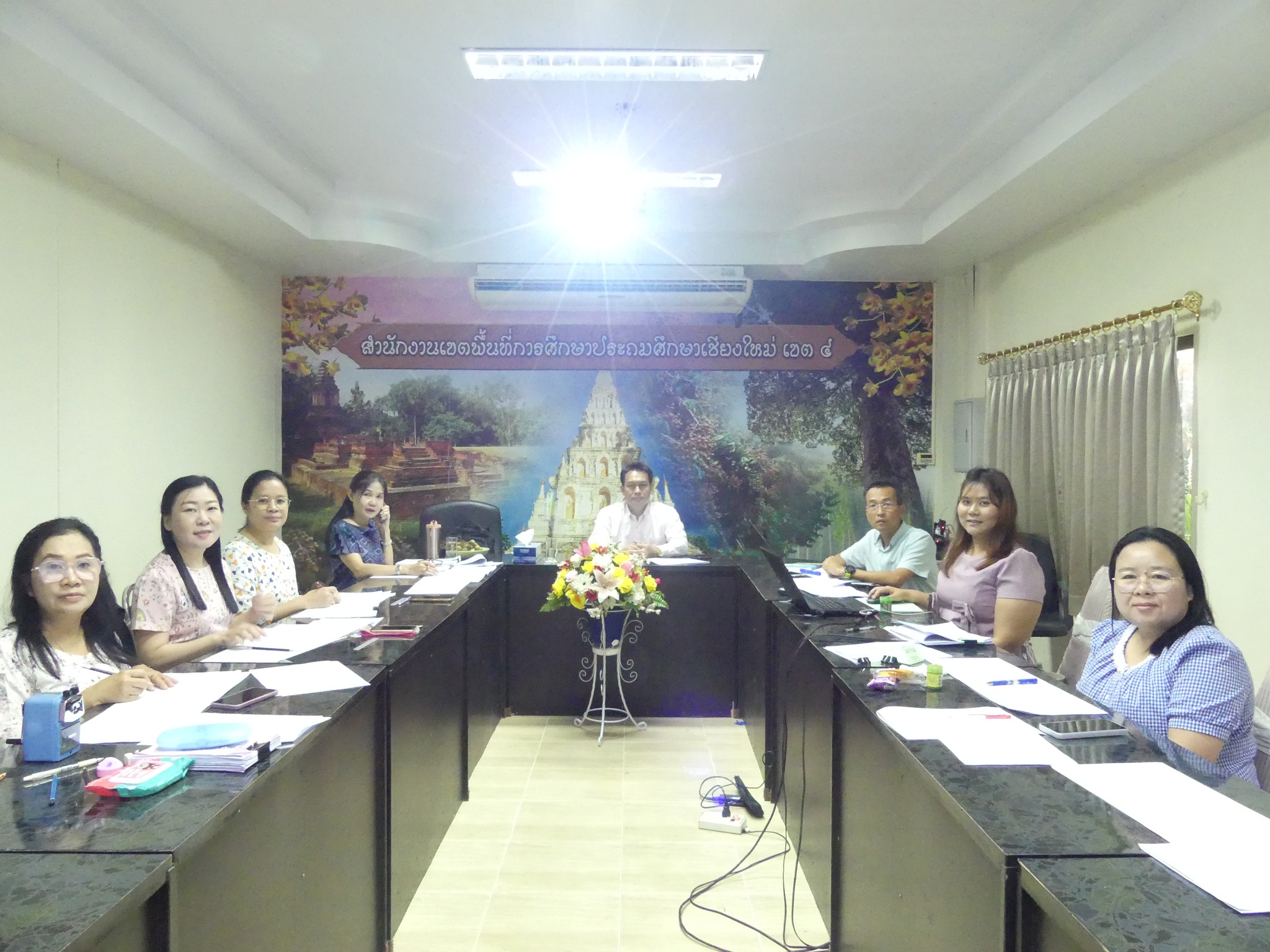 การประชุมคณะทำงานกลั่นกรองคุณสมบัติและตรวจสอบเอกสารหลักฐานการย้ายข้าราชการครูและบุคลากรทางการศึกษา ตำแหน่งครู ปี พ.ศ. 2568 ครั้งที่ 2 ผ่านระบบ TRS (Teacher Rotation System)