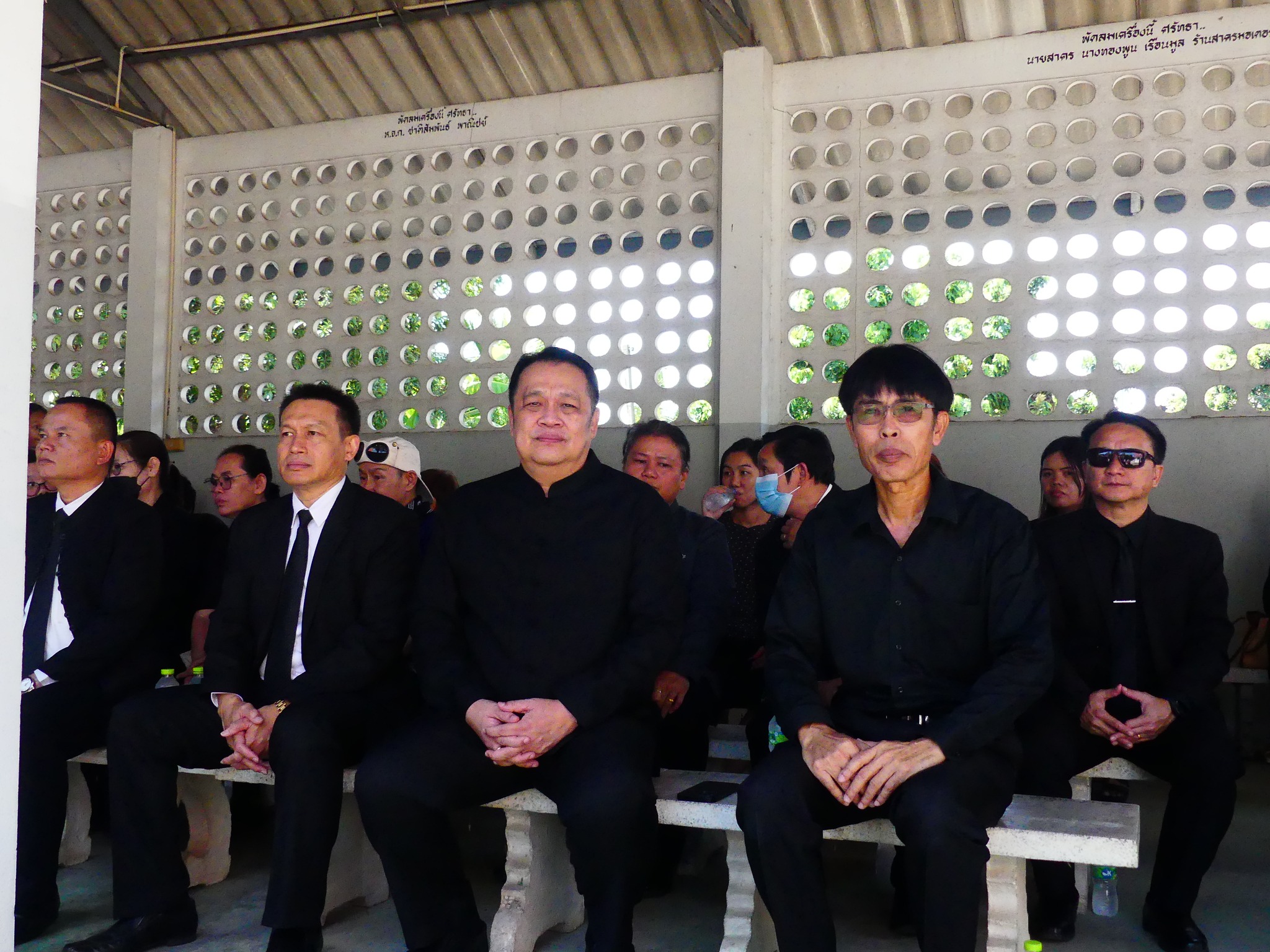 สพป.เชียงใหม่ เขต 4 พร้อมด้วยคณะทีมบริหาร บิดาของ นายอภิชาติ อินตา ผู้อำนวยการโรงเรียนบ้านห้วยส้ม